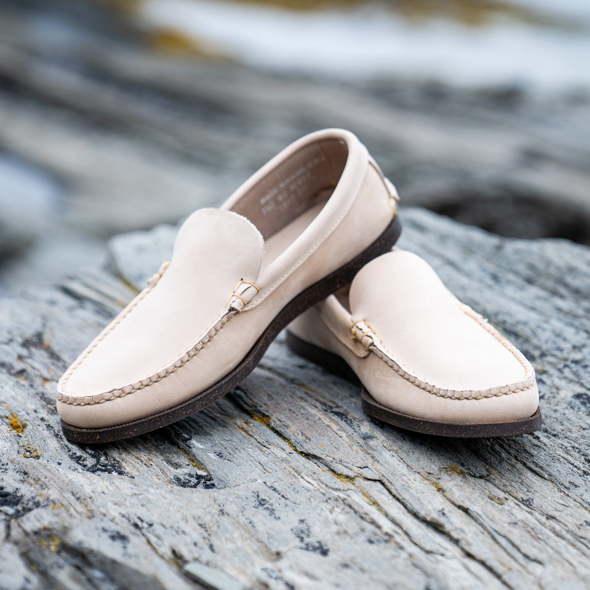 Dirigo Vintage Venetian - Bone Snuffed Suede